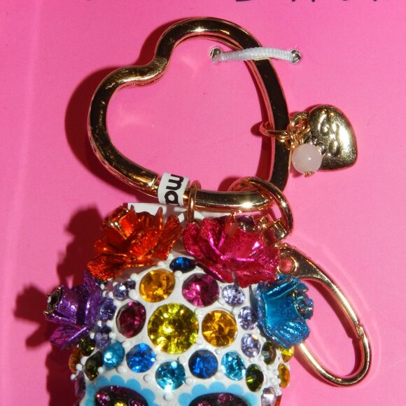 Betsey Johnson Multicolored Rhinestone Skull Keychain Bag Charm Fob New in Box - Picture 4 of 6